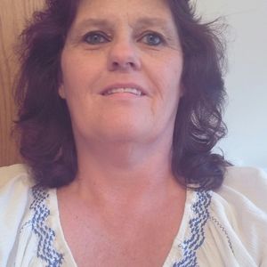 Meet your Posher, Leona